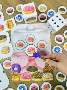 Zabawa Matematyczna / Ćwiczenie Motoryczne ''Pączki '' - Tłusty Czwartek