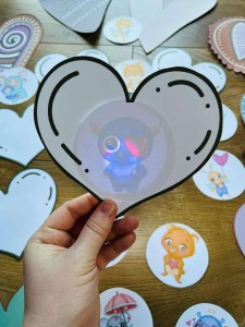 Walentynki - Zabawa z latarką 