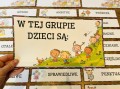 Jesień - W tej klasie/grupie/ sali/ świetlicy dzieci są- tabliczki z napisami ( wersja 1 ) 