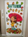 Jesień - Dziewczynka z czerwonym  parasolem- Jesienna Dekoracja na Drzwi 