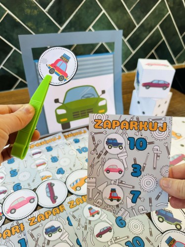 Bezpieczeństwo Na Drodze -  Zaparkuj auta - Ćwiczenia Motoryczne 